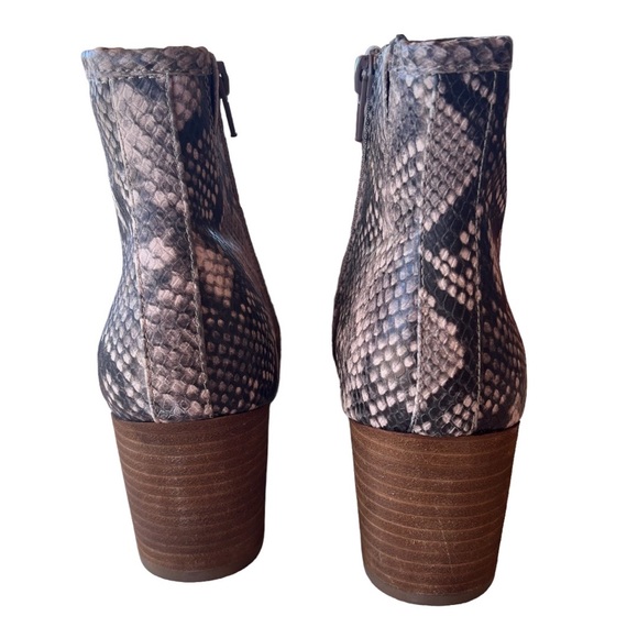 Carlos Santana Snakeskin Ankle Booties Boots Size 7.5. Heel Height 3”. - Picture 3 of 4